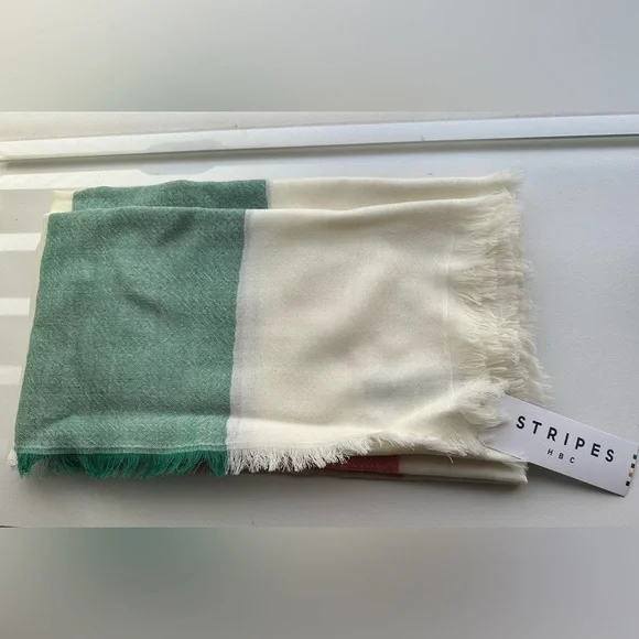 Hudson's Bay HBC Stripes 100% Wool Scarf 51" x 63" - Picture 4 of 5